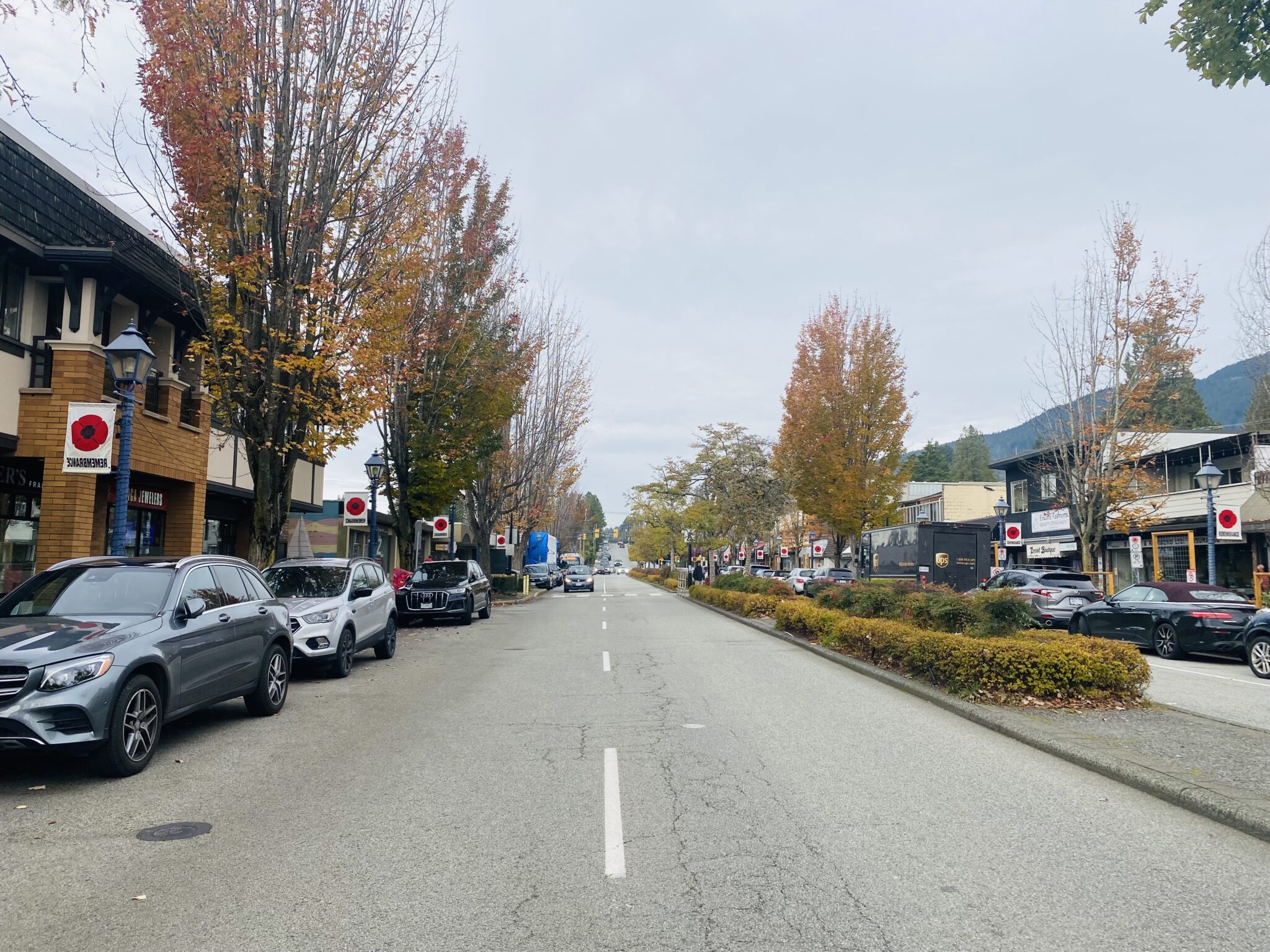 Street in Dundarave, West Vancouver on a cloudy day